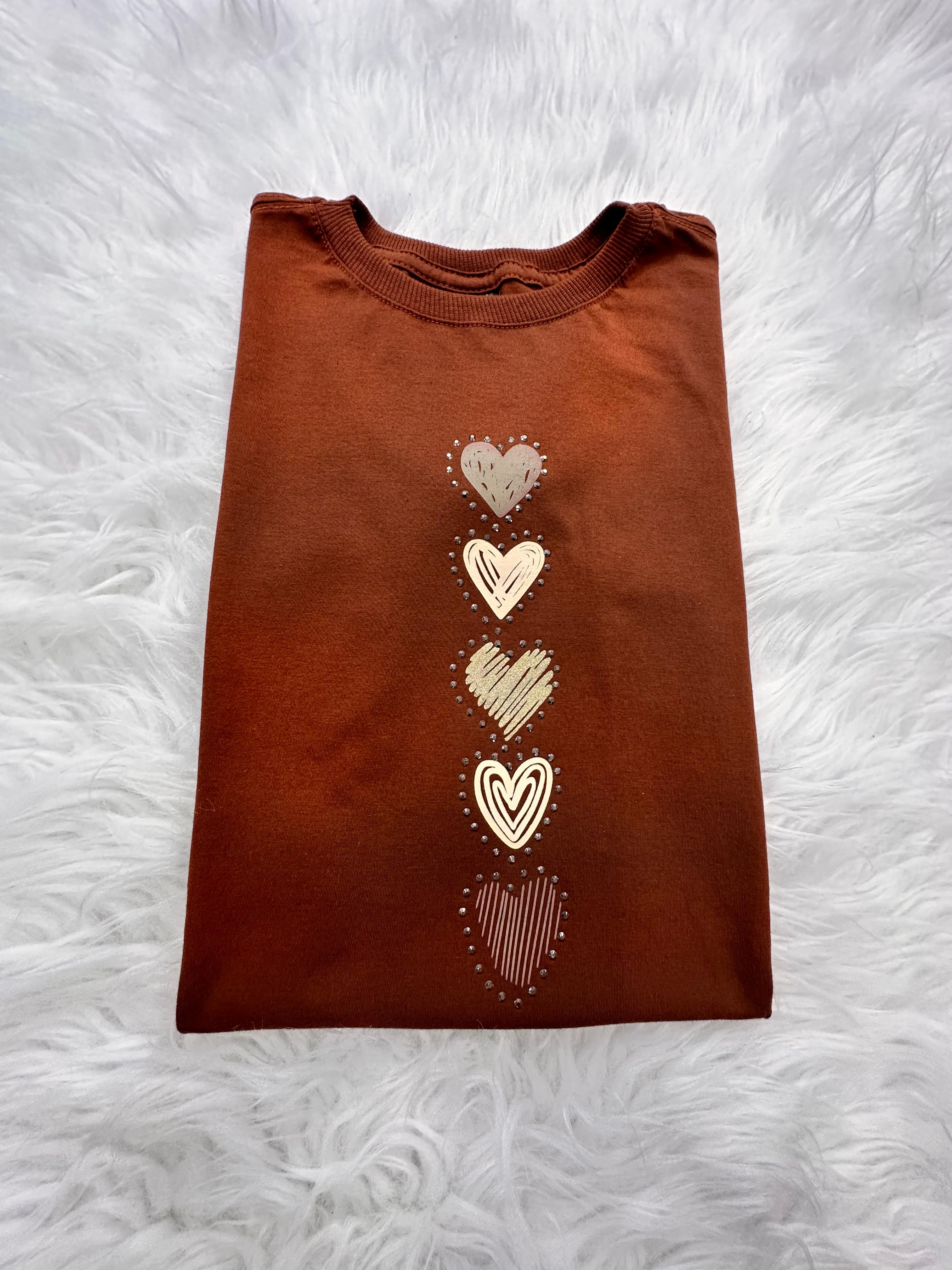 Camisa 5 Corações Chocolate