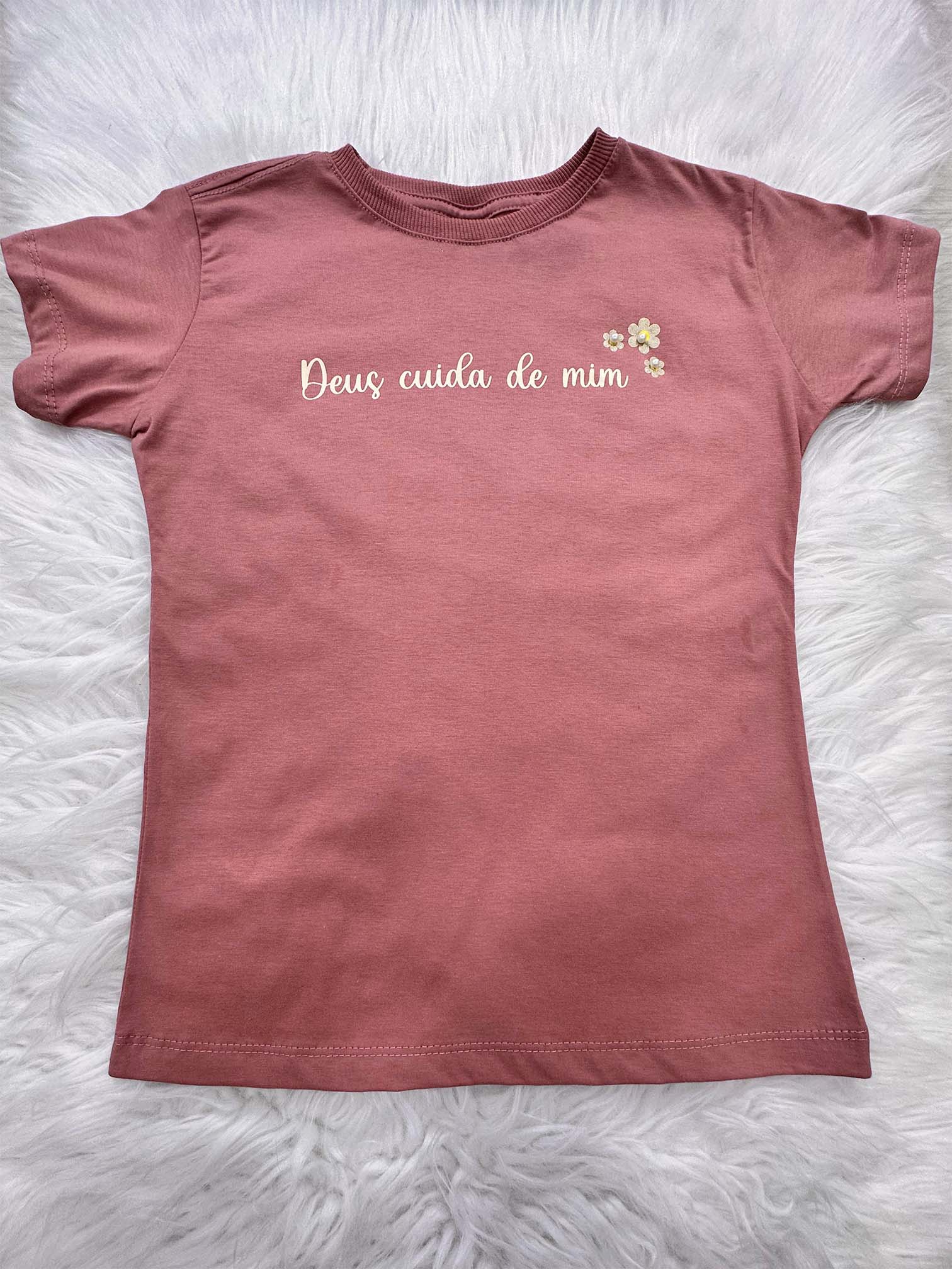 Camisa Deus Cuida Salmão